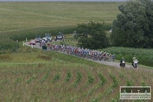 Divka na Tour de France zomrela po kolzii s motocyklom