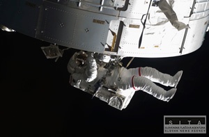 Astronauti naintalovali ploinu k laboratriu Kibo