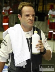 Barrichello menil prevodovku, stihne ho trest