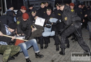 Policajti rozprili v Bielorusku opozin protest, 20 zatknutch