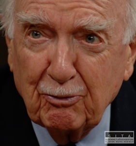 Zomrel legendrny modertor Walter Cronkite