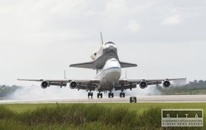 Raketopln Discovery je sp na Floride