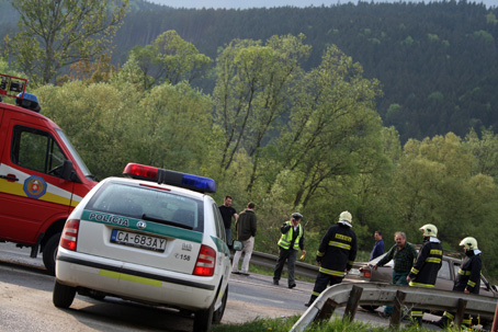 Podnapitho cyklistu zachytil posk kamin