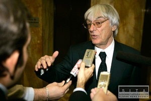 kandl Renaultu preijeme,  tvrd Ecclestone