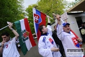 Maarsk fanikovia odsudzuj piskot poas slovenskej hymny