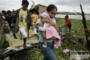 Filipny zasiahol tvrt tajfn