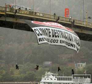 Na proteste Greenpeace proti summitu G20 zatkli 14 osb