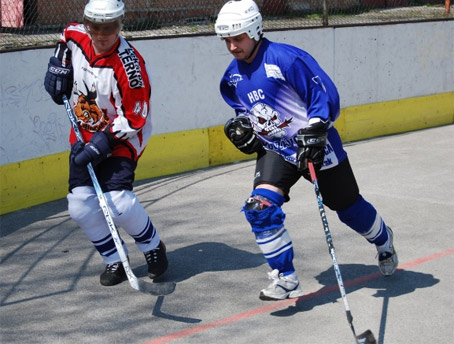 Hokejbal : 18 glov v zpase Caribic Okrun - Okrun Trashers