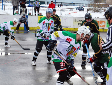 Hokejbalov extraliga : Body zostali v adci