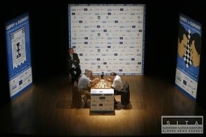  Kasparov zdolal vo vekej reprze po 25 rokoch Karpova