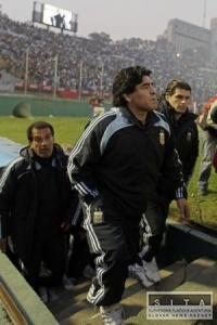 Maradona surovo gestikuloval do kamery