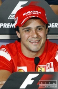 Felipe Massa je po opercii hlavy stabilizovan