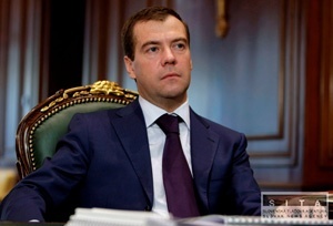 V snahe o ete pevnejie vzahy navtvi Medvedev Srbsko