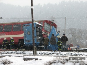 Na mieste nehody autobusu pri Polomke odhalili pomnk obetiam