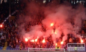 Pri futbalovch vtrnotiach v Bosne zahynul fanik