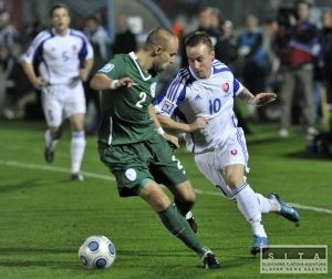 Slovci prehrali so Slovinskom 0:2, MS sa im vzdialili