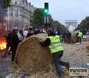 Franczski farmri zablokovali Par aj alie mest v krajine