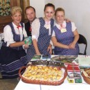 Festival mze Slovenska 2009 v Trnave so zastpenm Kysc - Kysuck mzeum prezentovan aj udovmi krojmi