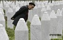 Bosna si pripomna obete masakry v Srebrenici