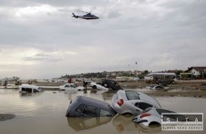 Povodne v Turecku si vyiadali aspo es obet