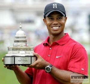 Na ele svetovho rebrka naalej suvernne Tiger Woods