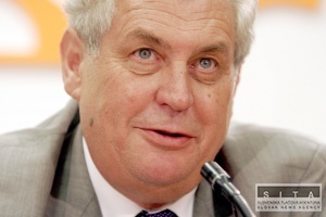 Zeman zvauje nvrat do politiky, nzov strany u m vymyslen